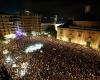 un mese dopo le inondazioni mortali, quasi 100.000 persone scendono in piazza a Valencia per chiedere responsabilità