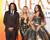 Jay-Z, Beyoncé e Blue Ivy uniti: outfit strepitosi e grandi sorrisi… Nonostante le accuse di stupro, danno l'impressione (Foto)