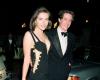 Elizabeth Hurley ricorda la risposta di Hugh Grant all'abito con spilla da balia di Versace: “Cristo”