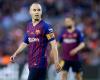 Andres Iniesta saluta il pubblico di Tokyo