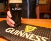 Carenza: i pub britannici stanno finendo la Guinness, ora di nuovo trendy