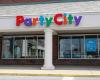 I negozi di Party City stanno chiudendo perché l'azienda fallisce