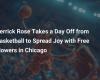 Derrick Rose si prende un giorno libero per diffondere gioia con fiori gratuiti a Chicago