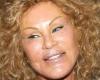 Jocelyne Wildenstein, mondana e “Catwoman” dei tabloid, muore a 79 anni