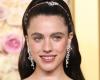 Margaret Qualley è una bellezza classica in bianco ai Golden Globes 2025