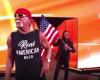 Hulk Hogan ritorna tra i fischi mostruosi di Monday Night Raw