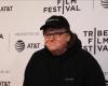 Il regista americano Michael Moore sostiene che “il genocidio di Gaza è coperto da una potente propaganda”