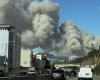 Ordini di evacuazione diffusi emessi mentre Palisades Fire carica verso le case in collina