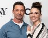 Hugh Jackman e Sutton Foster non si nascondono più, sono stati sorpresi a tenersi per mano