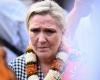 Marine Le Pen vittima di un incidente su una chiatta a Mayotte