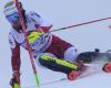 Manuel Feller guida la prima manche dello slalom di Coppa del Mondo su neve ad Adelboden