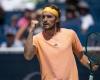 Stefanos Tsitsipas si ritira dall’Australian Open Doppio: tutti gli occhi puntati sul riscatto in singolo