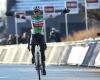 Sanne Cant va dritto in solitaria alla vittoria al primo cross senza tricolore