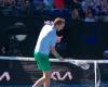 VIDEO – Daniil Medvedev sfonda la telecamera in un emozionante match di cinque set agli Australian Open