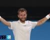 Open d’Australia | Corentin Moutet tenta un servizio al cucchiaio tra i fischi del pubblico australiano – Tennis Video