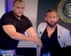 un individuo si lancia addosso a Cyril Hanouna in diretta (VIDEO)